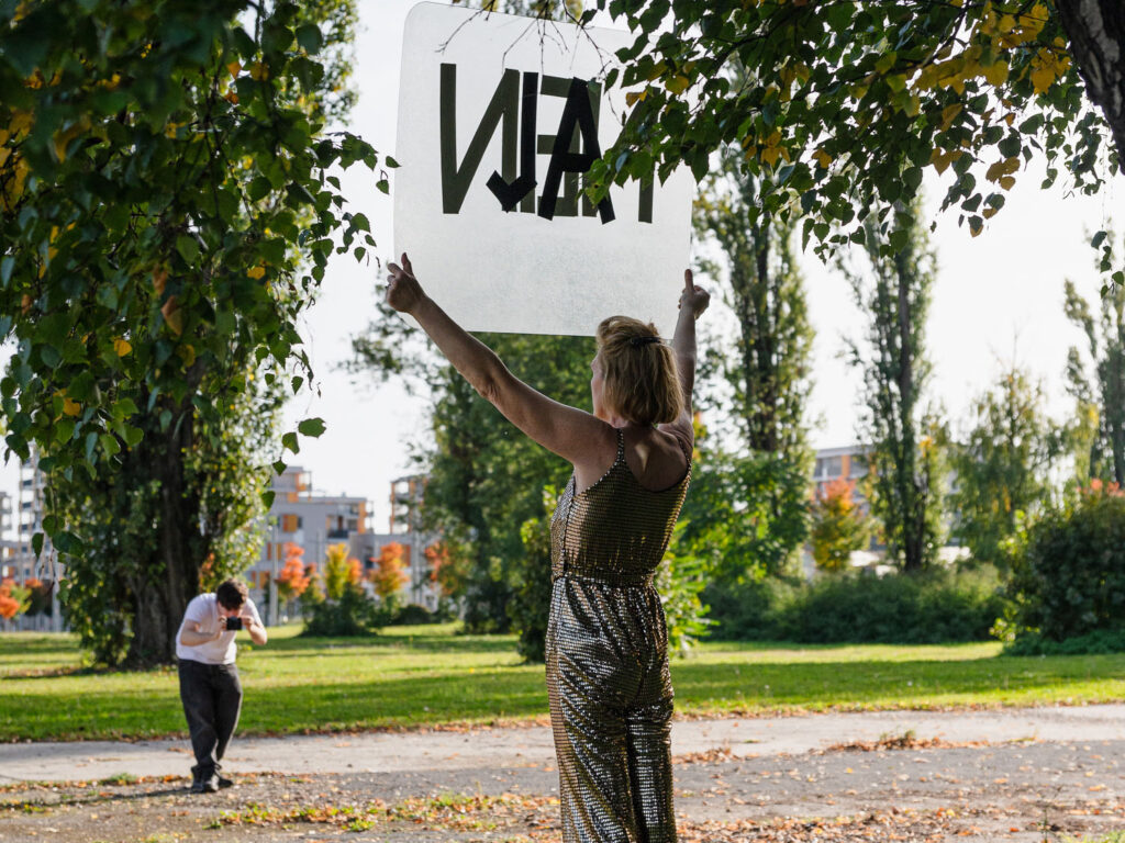 Nicole Pruckermayr, BAUM JEIN
Performance am 11. Oktober 2025, Graz/Reininghaus
Foto © Nr 10_ (C) Nikos Zachariadis